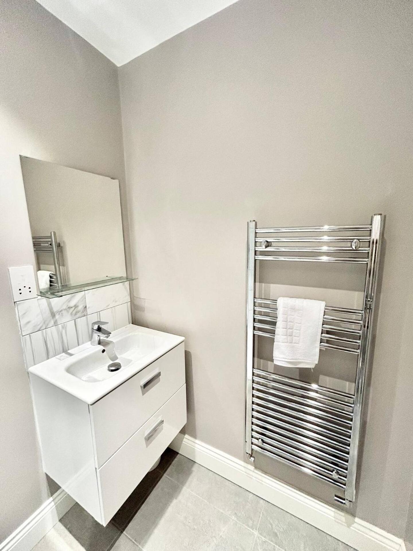 The Winstre Borehamwood Bagian luar foto
