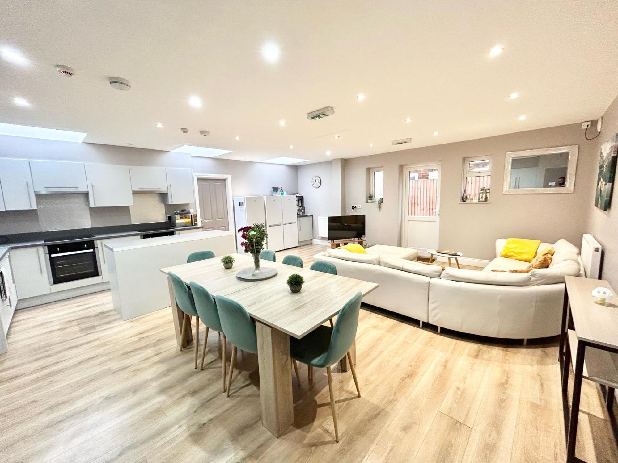 The Winstre Borehamwood Bagian luar foto